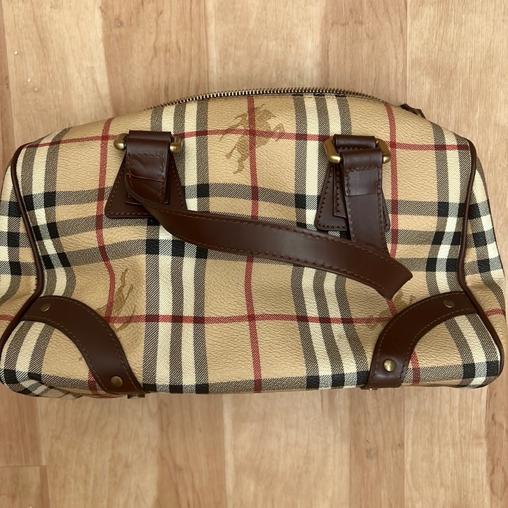 Burberry Tote 2000s 12.5”length, 7”height.